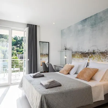 Mon By Guide * Blato (Korcula)