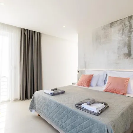 Villa Mon By Guide *