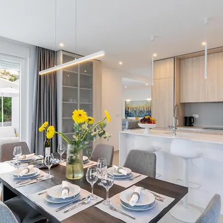 Mon By Guide * Blato (Korcula)