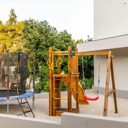 Mon By Guide Вилла