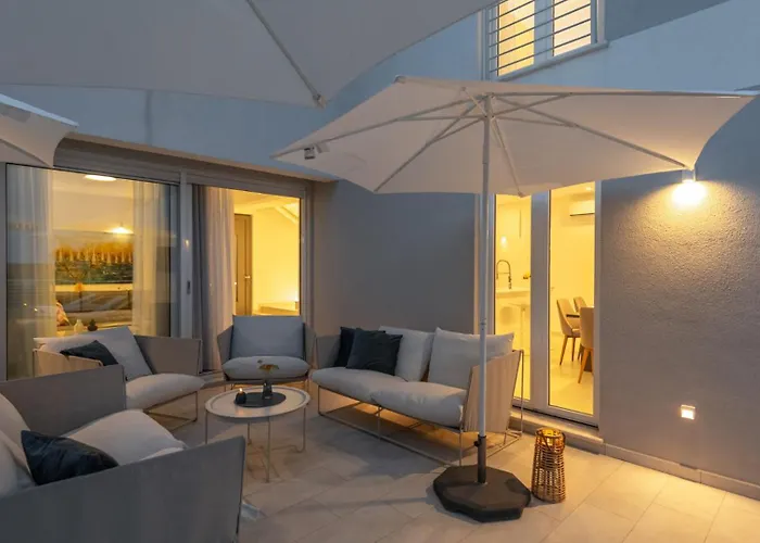 Villa Mon By Guide