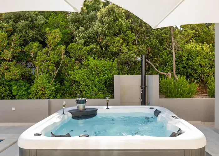 Villa Mon By Guide
